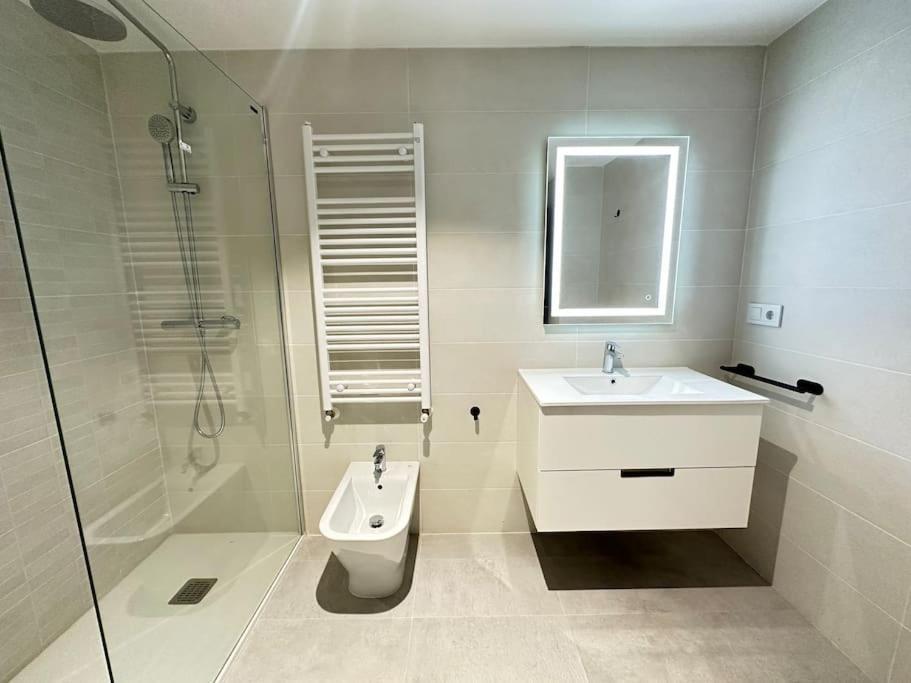 New Port, Free Parking Ybh6A Apartment Vigo Bagian luar foto